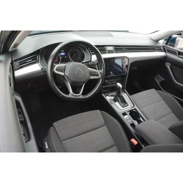 Volkswagen Passat  Kombi 2021,  2.0 diesel, automat - Na sprzedaż za 84 624 zł - Sędziszów Małopolski - zdjęcie 11