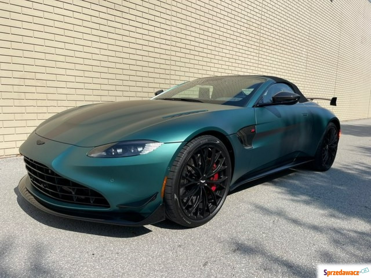 Aston Martin 2022