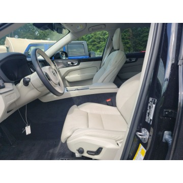 Volvo   SUV 2022,  2.0 hybryda, automat - Na sprzedaż za 200 925 zł - Katowice - zdjęcie 10