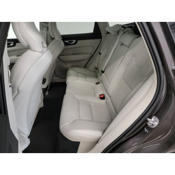 Volvo   SUV 2022,  2.0 hybryda, automat - Na sprzedaż za 187 425 zł - Katowice - zdjęcie 10