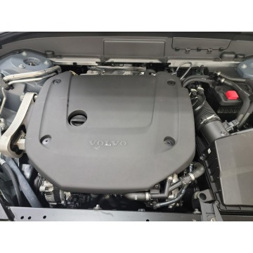 Volvo   SUV 2022,  2.0 hybryda, automat - Na sprzedaż za 218 700 zł - Katowice - zdjęcie 10