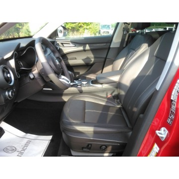 Alfa Romeo Stelvio  SUV 2020,  2.0 benzyna, automat - Na sprzedaż za 168 510 zł - Katowice - zdjęcie 5