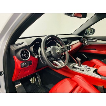 Alfa Romeo Stelvio  SUV 2020,  2.0 benzyna, automat - Na sprzedaż za 196 677 zł - Katowice - zdjęcie 8