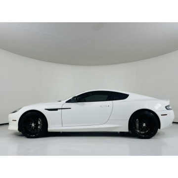 Aston Martin DB9  Sedan/Limuzyna 2015,  5.9 benzyna, automat - Na sprzedaż za 516 600 zł - Katowice - zdjęcie 7