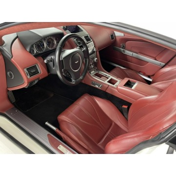 Aston Martin DB9  Sedan/Limuzyna 2015,  5.9 benzyna, automat - Na sprzedaż za 516 600 zł - Katowice - zdjęcie 8