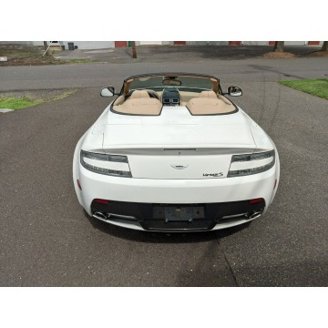 Aston Martin V8  Sedan/Limuzyna 2012,  4.7 benzyna, automat - Na sprzedaż za 504 300 zł - Katowice - zdjęcie 5