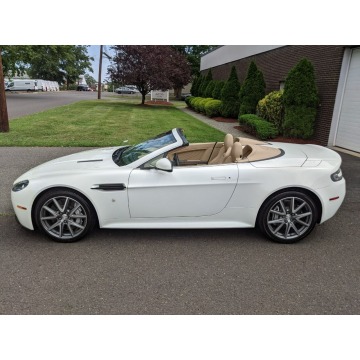 Aston Martin V8  Sedan/Limuzyna 2012,  4.7 benzyna, automat - Na sprzedaż za 504 300 zł - Katowice - zdjęcie 6