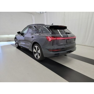 Audi e-tron  SUV 2022 elektryczny, automat - Na sprzedaż za 314 880 zł - Katowice - zdjęcie 6
