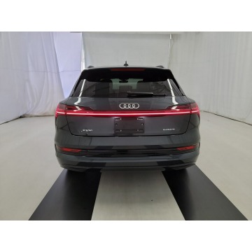 Audi e-tron  SUV 2022 elektryczny, automat - Na sprzedaż za 314 880 zł - Katowice - zdjęcie 5
