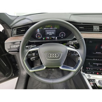 Audi e-tron  SUV 2022 elektryczny, automat - Na sprzedaż za 314 880 zł - Katowice - zdjęcie 8