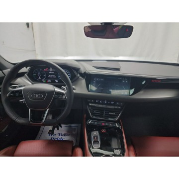 Audi e-tron  SUV 2022 elektryczny, automat - Na sprzedaż za 328 410 zł - Katowice - zdjęcie 11