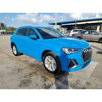 Audi Q3  SUV 2022,  2.0 benzyna, automat - Na sprzedaż za 147 600 zł - Katowice - zdjęcie 3