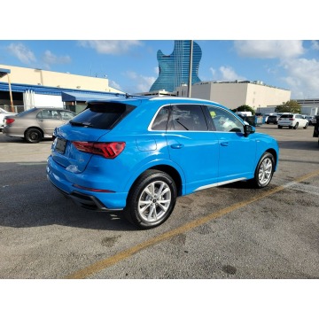 Audi Q3  SUV 2022,  2.0 benzyna, automat - Na sprzedaż za 147 600 zł - Katowice - zdjęcie 4