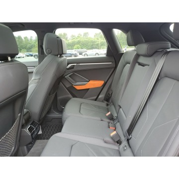 Audi Q3  SUV 2019,  2.0 benzyna, automat - Na sprzedaż za 145 140 zł - Katowice - zdjęcie 8