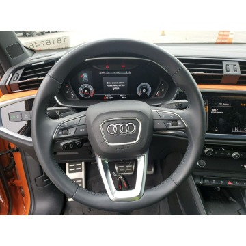 Audi Q3  SUV 2019,  2.0 benzyna, automat - Na sprzedaż za 145 140 zł - Katowice - zdjęcie 9