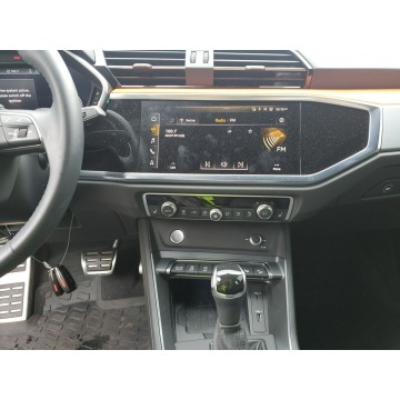 Audi Q3  SUV 2019,  2.0 benzyna, automat - Na sprzedaż za 145 140 zł - Katowice - zdjęcie 10