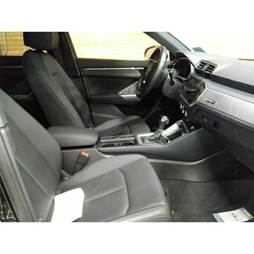 Audi Q3  SUV 2020,  2.0 benzyna, automat - Na sprzedaż za 182 040 zł - Katowice - zdjęcie 6