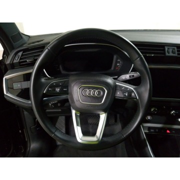 Audi Q3  SUV 2020,  2.0 benzyna, automat - Na sprzedaż za 182 040 zł - Katowice - zdjęcie 7