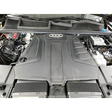 Audi Q7  SUV 2018,  2.0 benzyna, automat - Na sprzedaż za 110 700 zł - Katowice - zdjęcie 9