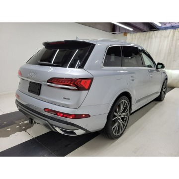 Audi Q7  SUV 2021,  3.0 benzyna, automat - Na sprzedaż za 220 170 zł - Katowice - zdjęcie 2