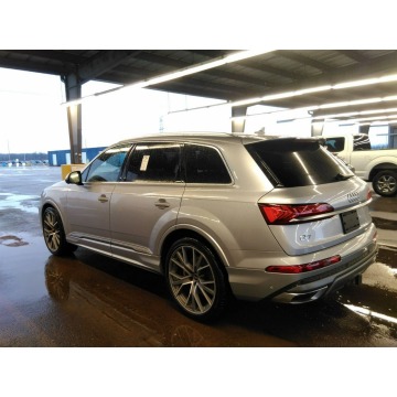 Audi Q7  SUV 2021,  3.0 benzyna, automat - Na sprzedaż za 220 170 zł - Katowice - zdjęcie 4