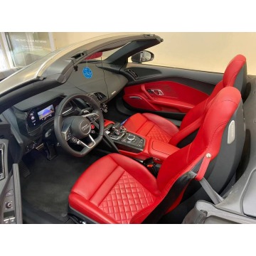 Audi R8  Coupe/Sportowy 2018,  5.2 benzyna, automat - Na sprzedaż za 574 410 zł - Katowice - zdjęcie 9