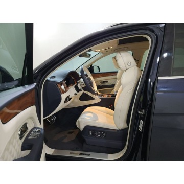 Bentley Bentayga  SUV 2021,  4.0 benzyna, automat - Na sprzedaż za 1 034 922 zł - Katowice - zdjęcie 7
