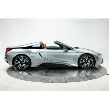 BMW i8  Kabriolet 2019,  1.5 hybryda, automat - Na sprzedaż za 416 000 zł - Katowice - zdjęcie 4
