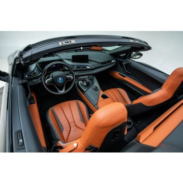 BMW i8  Kabriolet 2019,  1.5 hybryda, automat - Na sprzedaż za 416 000 zł - Katowice - zdjęcie 8