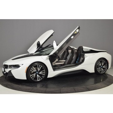 BMW i8  Kabriolet 2018,  1.5 benzyna, automat - Na sprzedaż za 392 370 zł - Katowice - zdjęcie 2