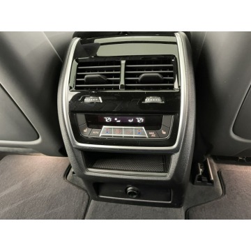 BMW X5 M  SUV 2021,  4.4 benzyna, automat - Na sprzedaż za 349 320 zł - Katowice - zdjęcie 11