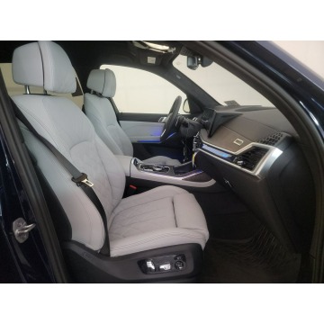 BMW X7  SUV 2023,  3.0 benzyna, automat - Na sprzedaż za 421 890 zł - Katowice - zdjęcie 8