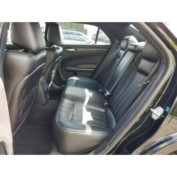 Chrysler 300C  Sedan/Limuzyna 2019,  3.6 benzyna, automat - Na sprzedaż za 114 144 zł - Katowice - zdjęcie 7
