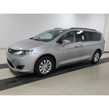 Chrysler Pacifica  Minivan/Van 2017,  3.6 benzyna, automat - Na sprzedaż za 82 902 zł - Katowice - zdjęcie 2