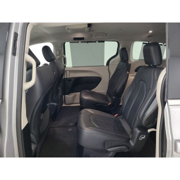 Chrysler Pacifica  Minivan/Van 2017,  3.6 benzyna, automat - Na sprzedaż za 82 902 zł - Katowice - zdjęcie 7