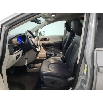 Chrysler Pacifica  Minivan/Van 2017,  3.6 benzyna, automat - Na sprzedaż za 82 902 zł - Katowice - zdjęcie 6