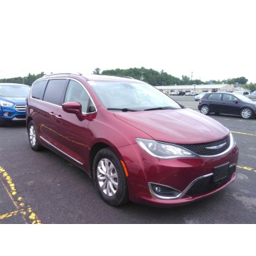 Chrysler Pacifica  Minivan/Van 2018,  3.6 benzyna, automat - Na sprzedaż za 98 154 zł - Katowice - zdjęcie 2