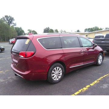 Chrysler Pacifica  Minivan/Van 2018,  3.6 benzyna, automat - Na sprzedaż za 98 154 zł - Katowice - zdjęcie 4