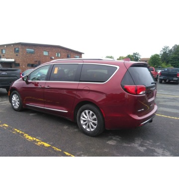 Chrysler Pacifica  Minivan/Van 2018,  3.6 benzyna, automat - Na sprzedaż za 98 154 zł - Katowice - zdjęcie 5
