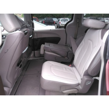 Chrysler Pacifica  Minivan/Van 2018,  3.6 benzyna, automat - Na sprzedaż za 98 154 zł - Katowice - zdjęcie 7