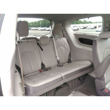 Chrysler Pacifica  Minivan/Van 2018,  3.6 benzyna, automat - Na sprzedaż za 98 154 zł - Katowice - zdjęcie 8