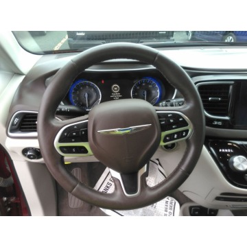 Chrysler Pacifica  Minivan/Van 2018,  3.6 benzyna, automat - Na sprzedaż za 98 154 zł - Katowice - zdjęcie 9