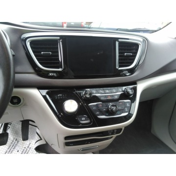 Chrysler Pacifica  Minivan/Van 2018,  3.6 benzyna, automat - Na sprzedaż za 98 154 zł - Katowice - zdjęcie 10