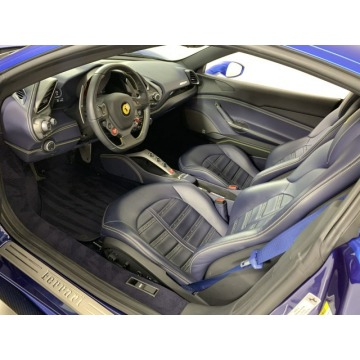 Ferrari 488  Coupe/Sportowy 2017,  3.9 benzyna, automat - Na sprzedaż za 848 085 zł - Katowice - zdjęcie 5