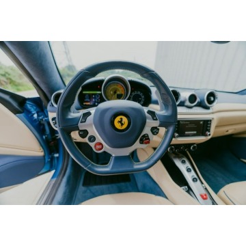 Ferrari California  Kabriolet 2015,  4.3 benzyna, automat - Na sprzedaż za 475 400 zł - Katowice - zdjęcie 6