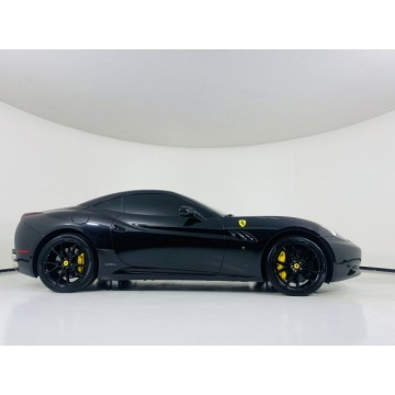 Ferrari California  Kabriolet 2014,  4.3 benzyna, automat - Na sprzedaż za 5 650 620 zł - Katowice - zdjęcie 2