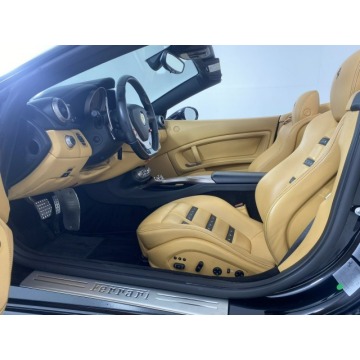 Ferrari California  Kabriolet 2014,  4.3 benzyna, automat - Na sprzedaż za 5 650 620 zł - Katowice - zdjęcie 5