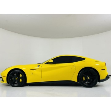 Ferrari F12  Coupe/Sportowy 2017,  6.3 benzyna, automat - Na sprzedaż za 1 330 860 zł - Katowice - zdjęcie 2