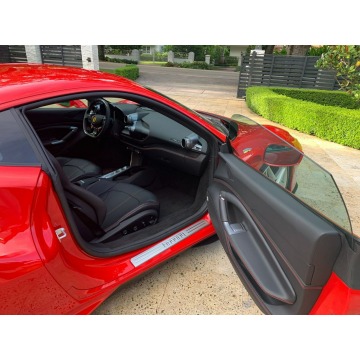 Ferrari   Coupe/Sportowy 2021,  3.9 benzyna, automat - Na sprzedaż za 1 212 657 zł - Katowice - zdjęcie 9