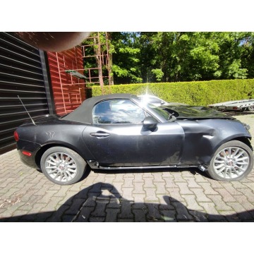 Fiat 124 Spider  Kabriolet 2016,  1.4 benzyna - Na sprzedaż za 22 500 zł - Katowice - zdjęcie 10
